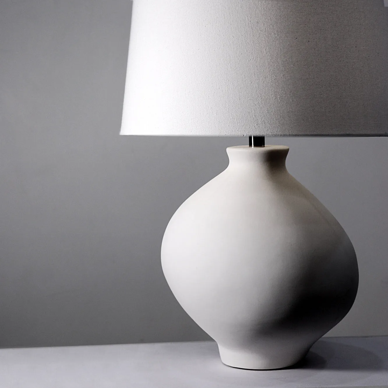 Krug Oval Table Lamp