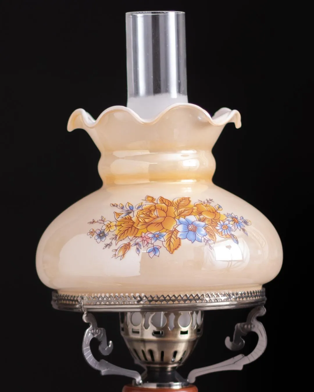 'Time-illuminated' Fenton Lamp w/ Clock & Scalloped Glass Shade